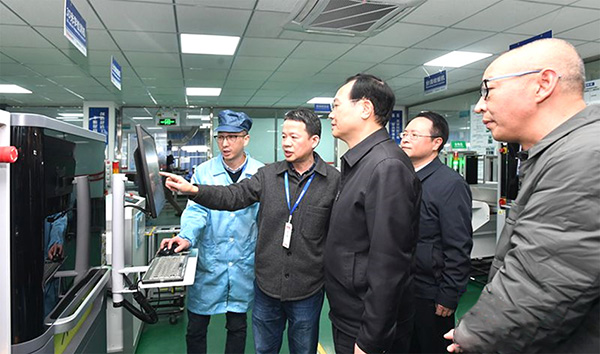 福建省委常委、福州市委書記林寶金一行蒞臨睿能科技調(diào)研(圖2)
